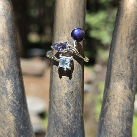 Natural Edge Kharma Collection by Avelon Jewelry - Blue Topaz Lolite & Natural Pearl Ring Sz6.5 Adjustable